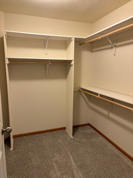 Building Photo - 8248 S 85th St