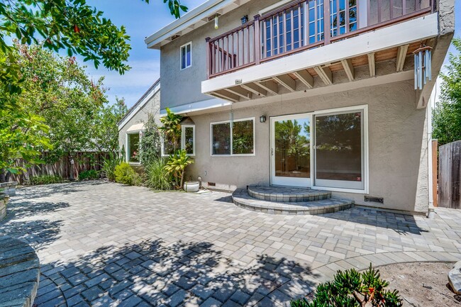 Building Photo - $8500-Mountain View  4 bedroom 3 baths in great neighborhood!