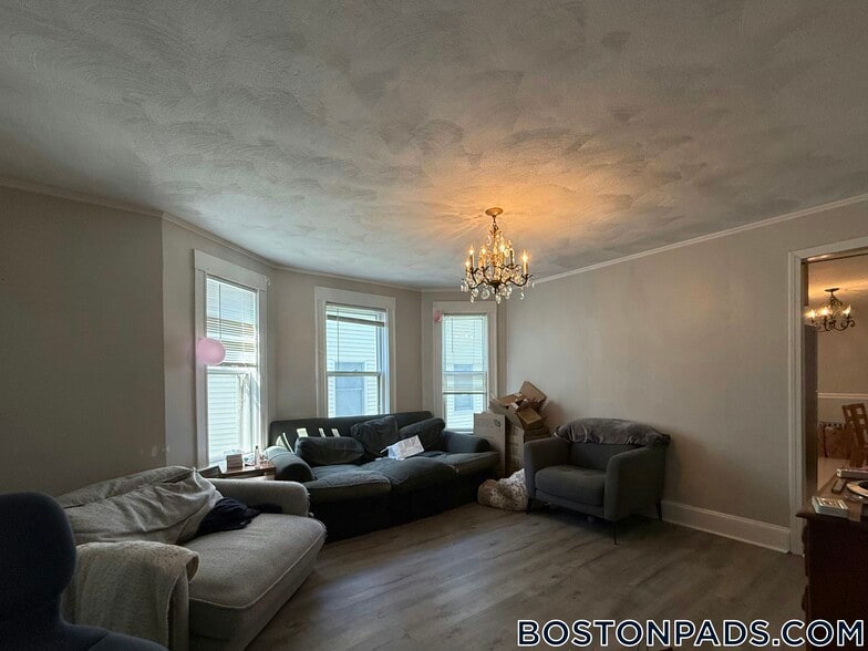 Building Photo - 11 Bowdoin St