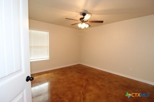 Building Photo - 1017 Cline Dr