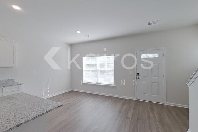Building Photo - 2541 Banyan Circle