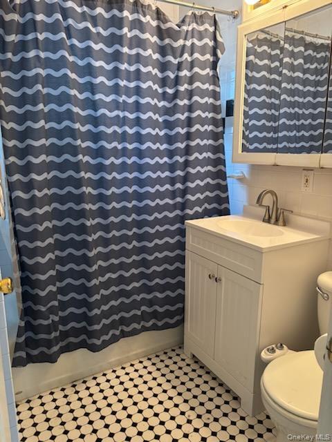 Building Photo - 64 Maple St