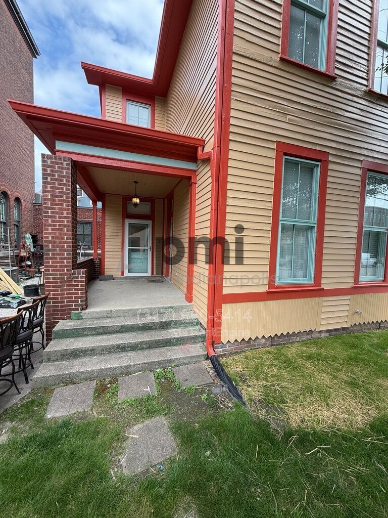 Building Photo - 233 N East St