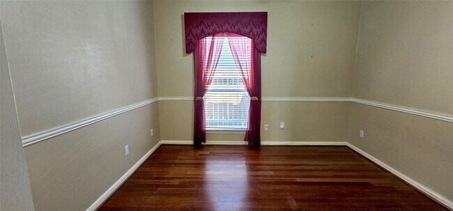 Building Photo - 15230 Chimney Hill Cir