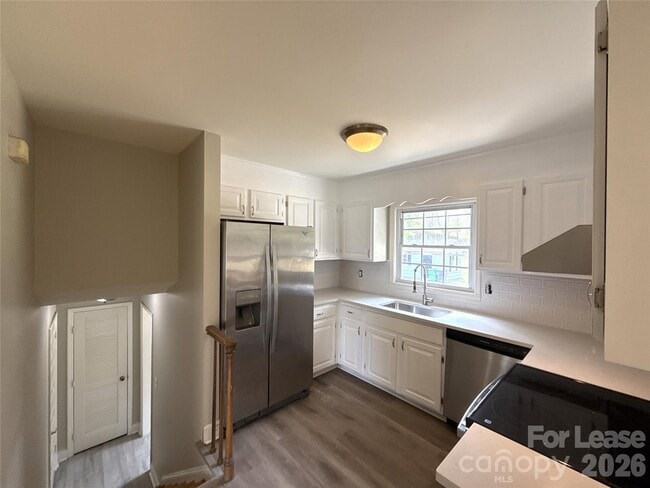 Building Photo - 7124 Starvalley Dr