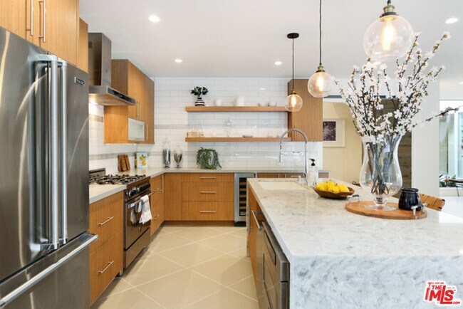 Building Photo - 10486 Sandal Ln