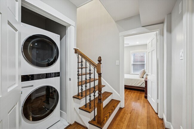 Building Photo - 2420 Nottingham St