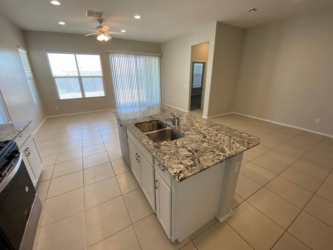 Building Photo - 15627 W Smoketree Dr