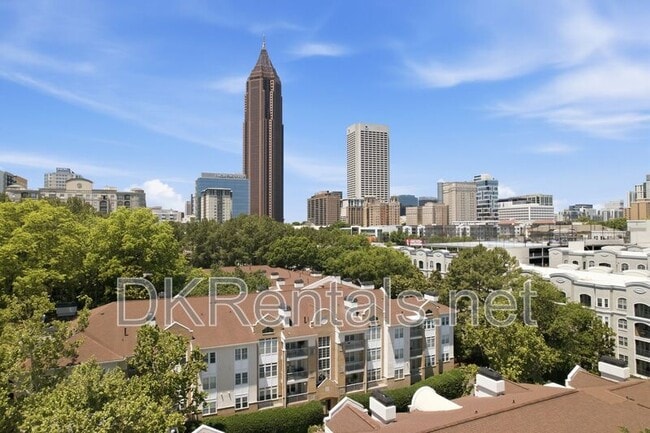 Building Photo - 220 Renaissance Pkwy NE