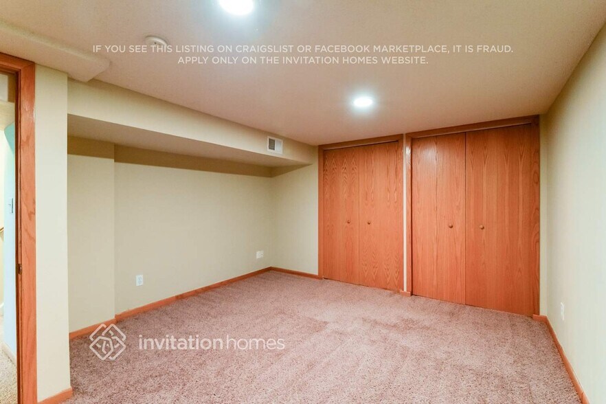 Building Photo - 671 Helene Pl NE