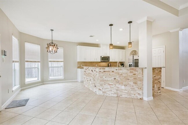 Building Photo - 13707 Elm Shores Dr