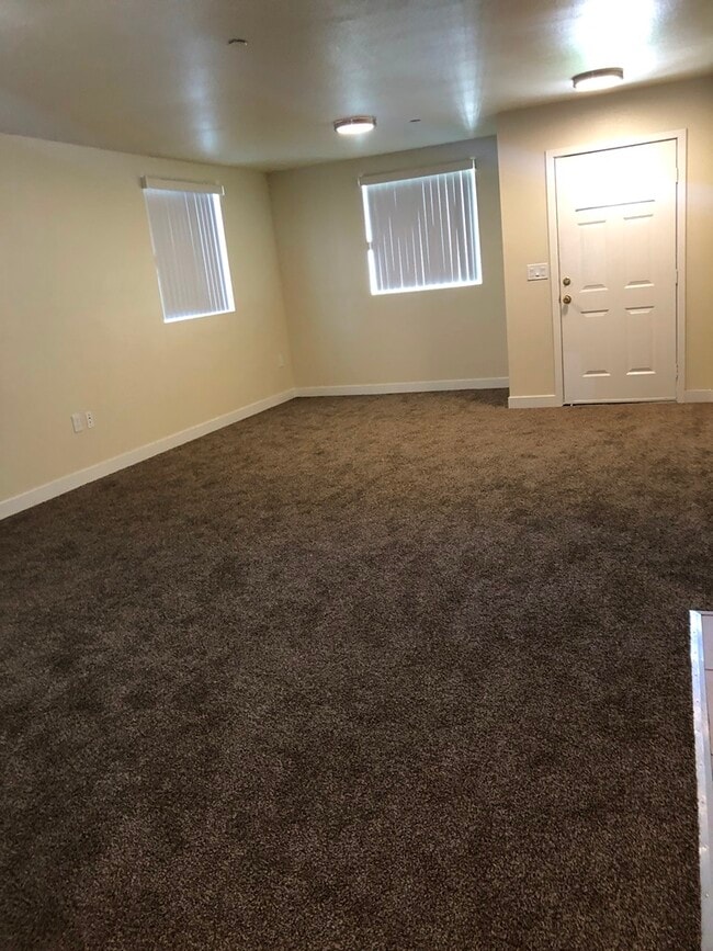 Building Photo - 347-349 E 107th St