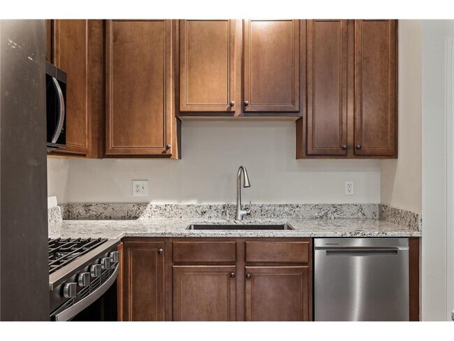 Building Photo - 500 500 E Grant St