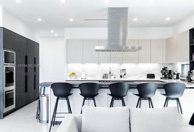 Building Photo - 1830 NE 193rd St