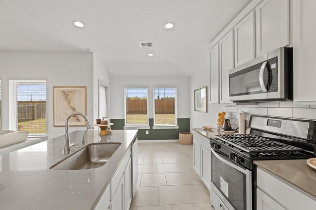 Building Photo - 29407 Ella Larchmont Ct