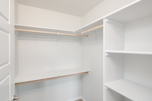 Building Photo - Now Leasing!  Great Location, Community, Q...