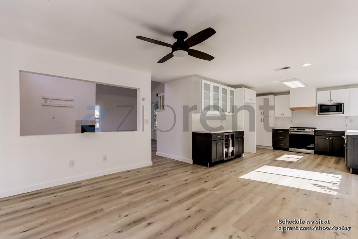 Building Photo - 741 Vinca Ct