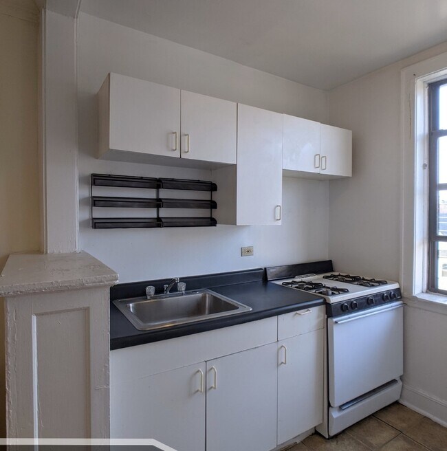 Building Photo - 2338 N Spaulding Ave