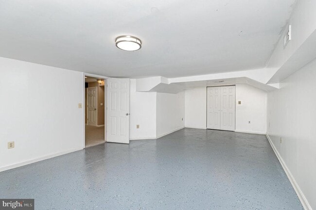 Building Photo - 9212 Isle of Laurels