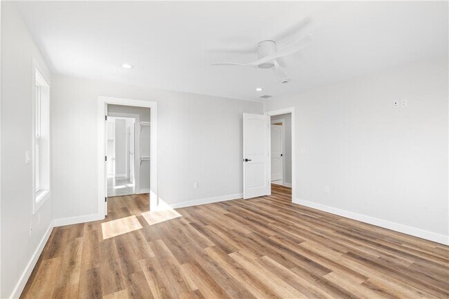 Building Photo - 47 Arnolds Neck Dr