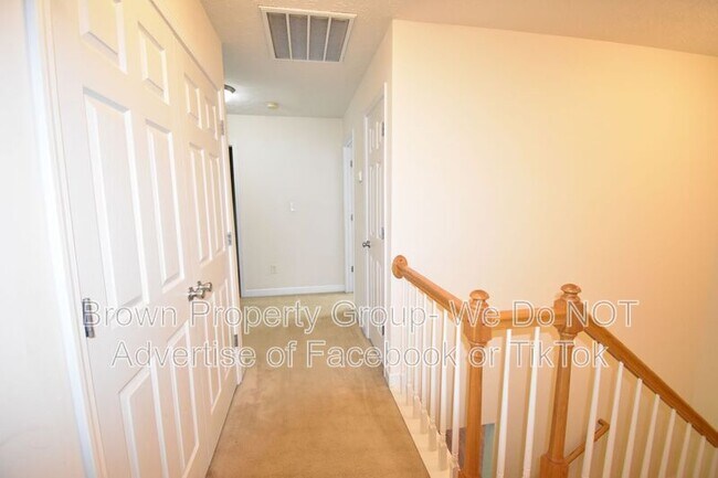 Building Photo - 165 Pender Rd