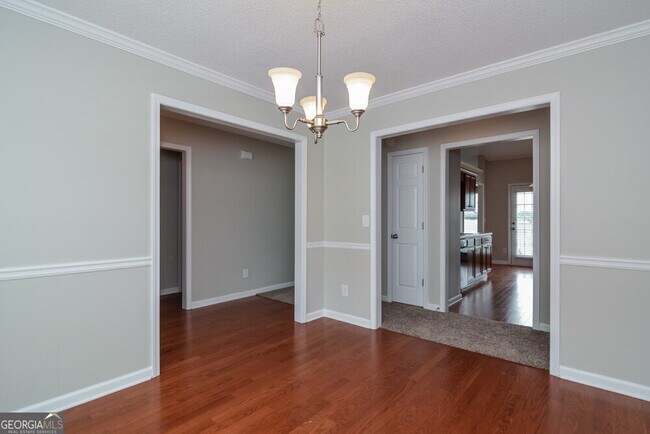 Building Photo - 3896 Pine Village Pl