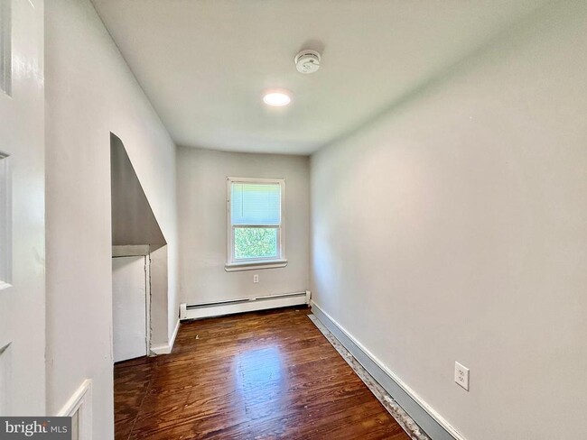 Building Photo - 2544 42nd St