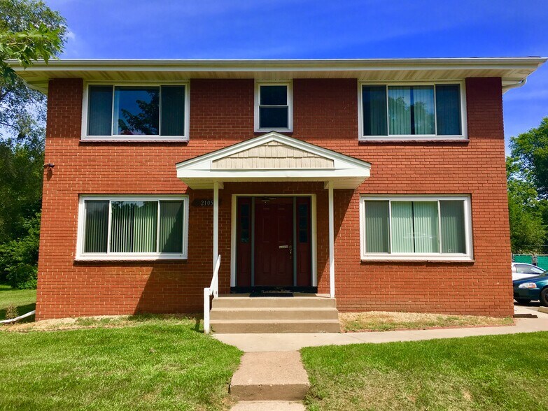 Building Photo - 2105 Hillview Road