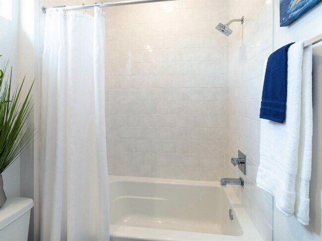 Building Photo - 310 Jensen Dr