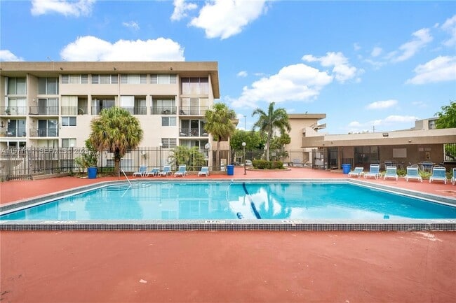 Building Photo - 830 NW 87th Ave