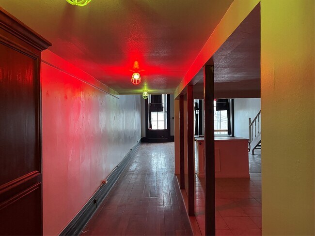 Building Photo - 2116 The Strand