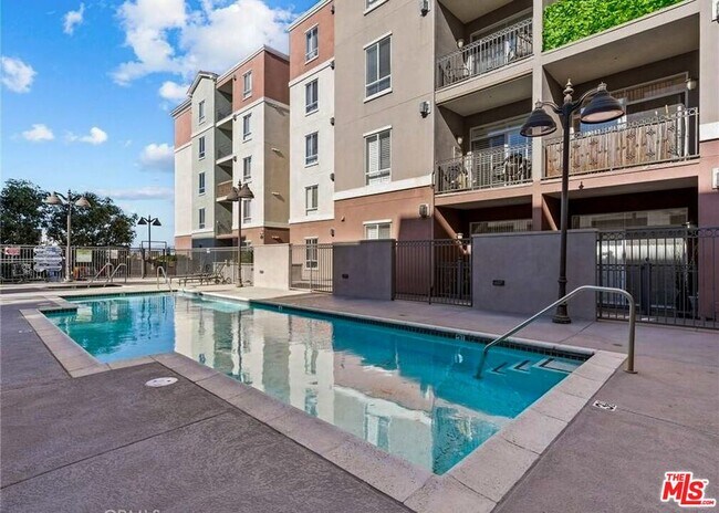 Building Photo - 3750 Santa Rosalia Dr