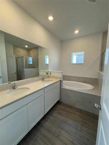 Building Photo - 4725 SW 83rd Lp