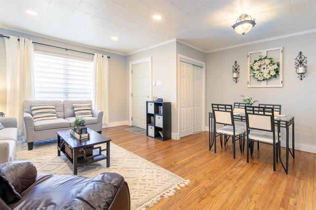 Building Photo - 1803 Oak Tree Ln