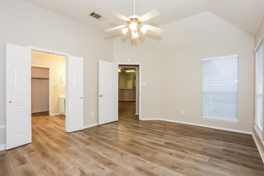 Building Photo - 216 Stone Creek Blvd