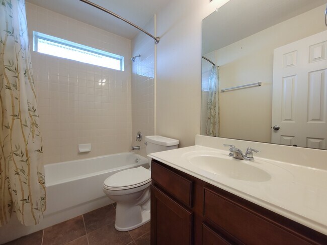 Building Photo - 805 Arlington Pointe Dr