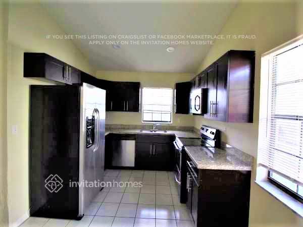 Building Photo - 7519 SW 6th Ct