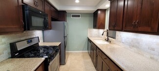 Building Photo - 2349 S Bentley Ave