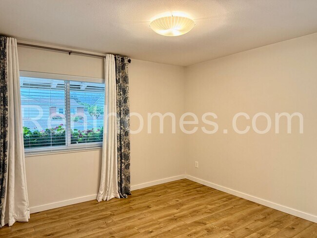 Building Photo - 16702 San Salvador Rd