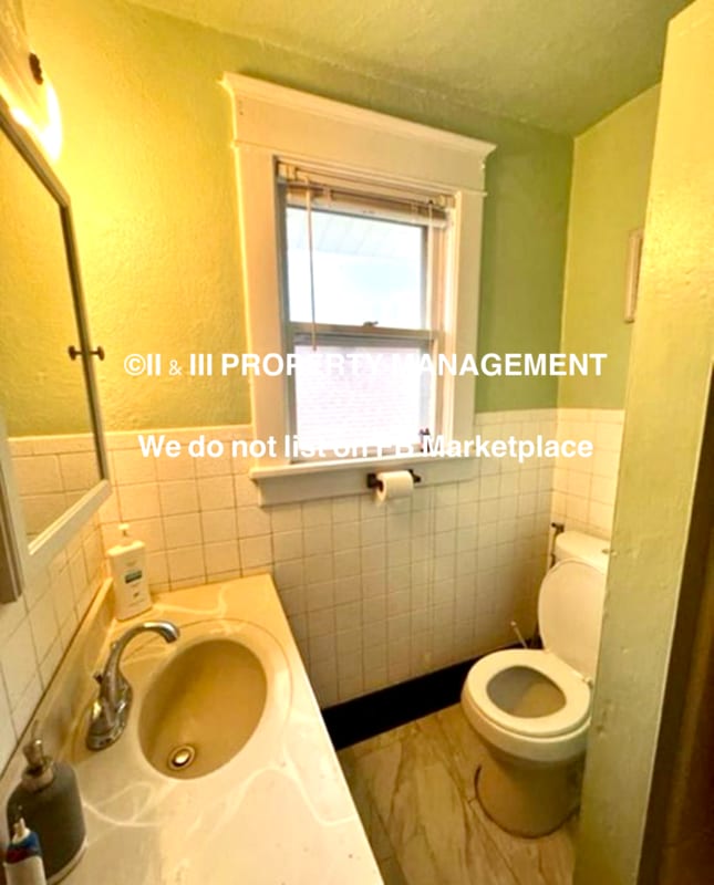 Building Photo - 4013 Holly St