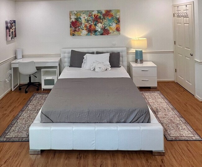 Building Photo - 11874 Sunrise Valley Dr