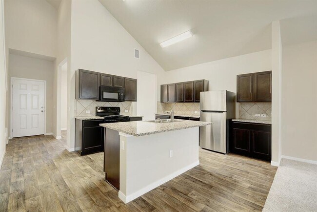 Building Photo - 421 Pentire Way