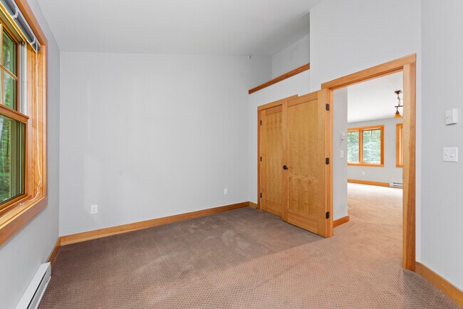 Building Photo - Squam House