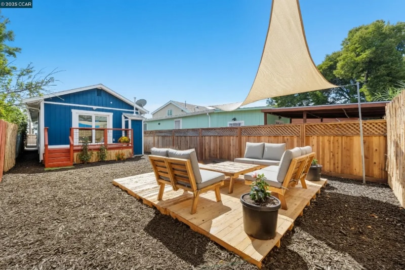 Building Photo - 1245 90th Ave