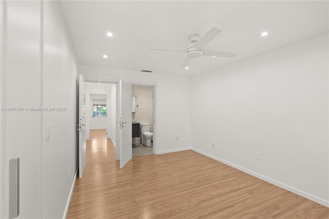 Building Photo - 3130 Bird Ave