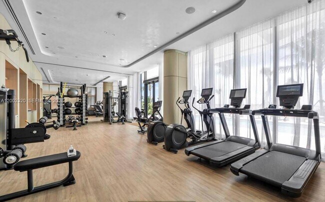 Building Photo - 900 N Ocean Blvd