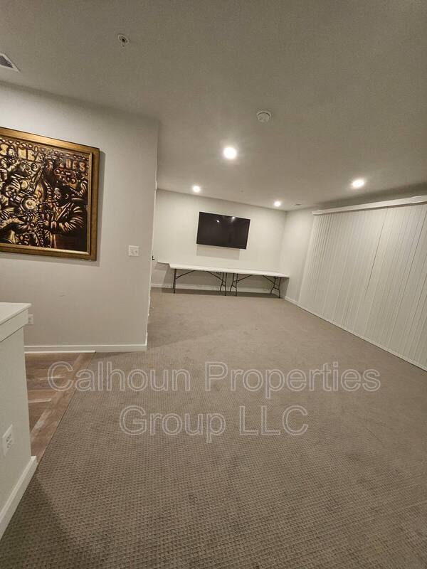 Building Photo - 605 Glenn Lk Dr
