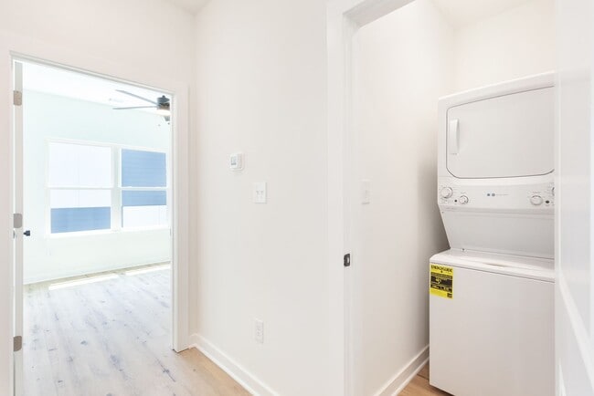 Building Photo - $500 Move In Special: Newly Constructed 3/3.5 located in Chosewood Park!