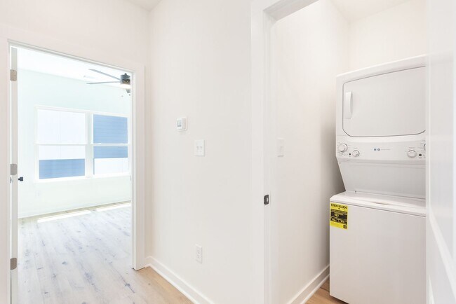 Building Photo - Newly Constructed 3/3.5 located in Chosewood Park!