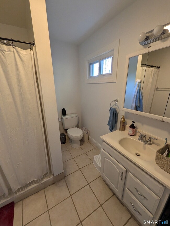 Building Photo - 204 Ross Rd